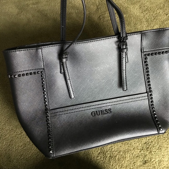 Guess black tote! - Picture 1 of 5